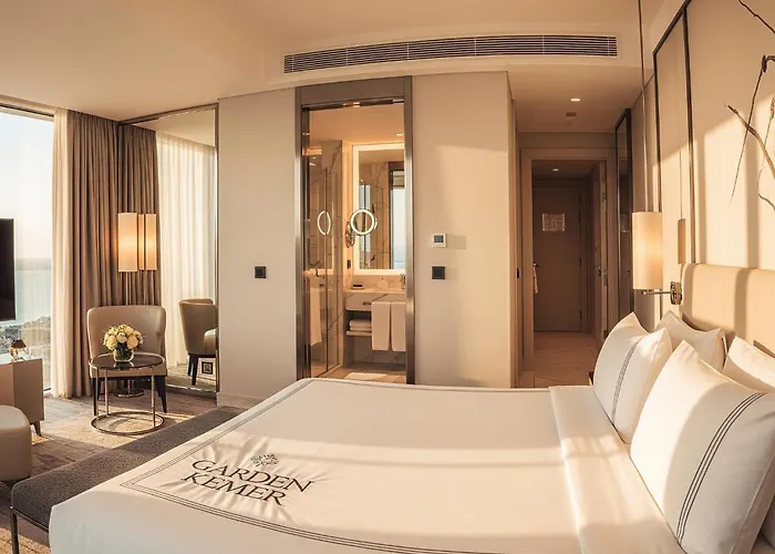 Otel Garden & 5*