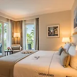 Garden & Hotel
